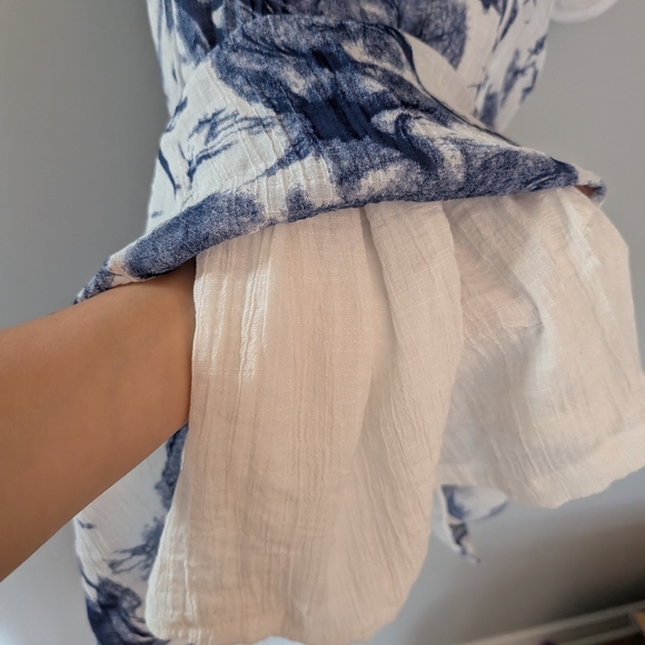 Papa Vancouver Elegant White and Blue Blouse Chic Top Printed Layered Large - Picture 7 of 7